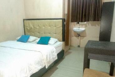 호텔 Faster Inn Jambi Redpartner