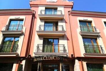 בית מלון כפרי Club Central