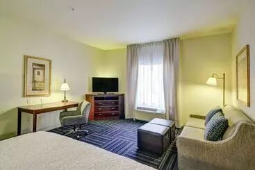 酒店 Hampton Inn & Suites Alexandria