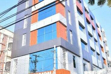 בית מלון כפרי Pagadala Grand Residency