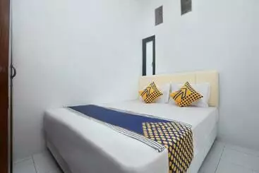 호텔 Spot On 2479 Berkah Residence Syariah