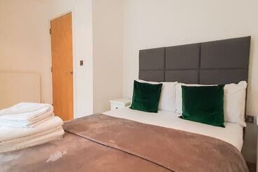Spacious Serviced Apartments Canary Wharf
