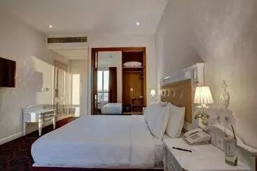 هتل Persian Plaza