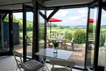 Aamiaismajoitus (B&B) The Cow Hide