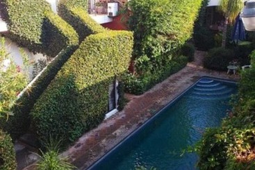 Hotel Casa Flores Bed & Breakfast