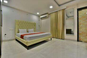 Hotel The Clovers Inn