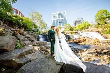 ホテル Grand Bohemian Lodge Greenville, Autograph Collection