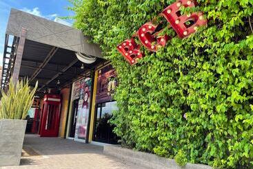 هتل Plaza Celeste