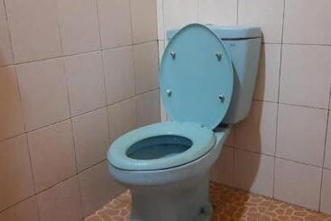 ホテル Oyo 90706 Kost Alam Jaya Syariah