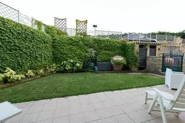 Majatalo La Perla Guest House