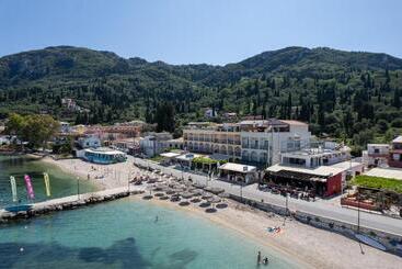 Hotelli Riviera Seaside