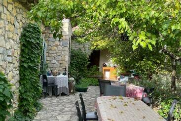 פנסיון Oustal Du Pic Saint Loup