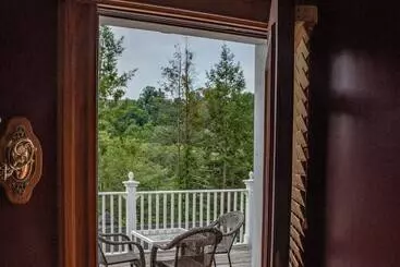 Elk River Hotel & Cafe