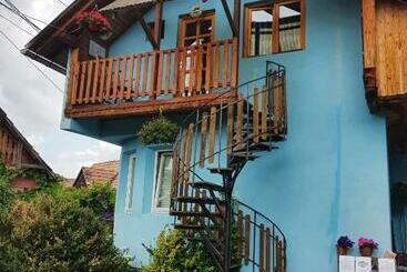 تختخواب و صبحانه Eszter Panzió