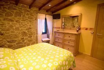 آپارتمانهای توریستها Elegant House In Cuntis With Pool