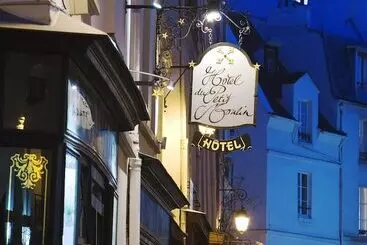 Hôtel Du Petit Moulin, Haute Couture Hotel By Lacroix