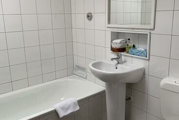 فندق Manapouri Lakeview Motor Inn