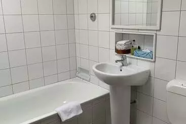 Отель Manapouri Lakeview Motor Inn