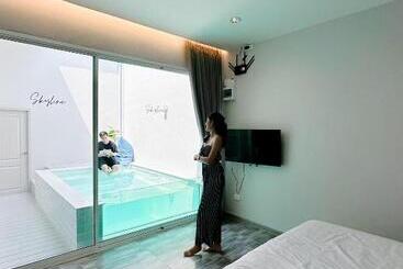 هتل Skyline Resort