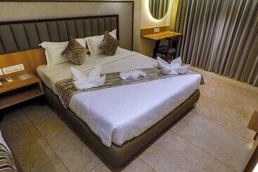 Hotel Rudra Shelter Business