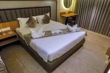 Hotel Rudra Shelter Business