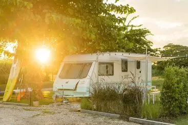 Hotelli The Campster Kanchanaburi