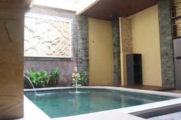 פנסיון The Garuda Homestay Sanur