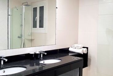 مسافرخانه Petit