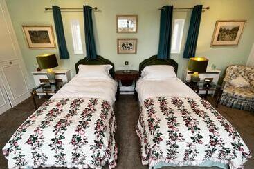 住宿加早餐  Whitehouse