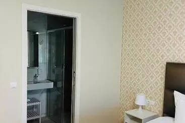 تختخواب و صبحانه Ti
