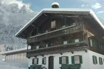 Hotel Selbstversorgerhütte Plafing