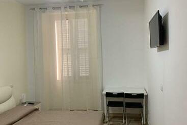 Pensión Affittacamere Black&white