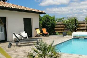 ベッドアンドブレックファースト Chambres D Hotes Nuit Marines