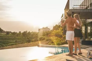 تختخواب و صبحانه Tavarneta Estate