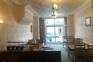 پانسیون Leecliff Guest House