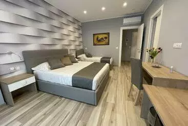 تختخواب و صبحانه Martini Suite