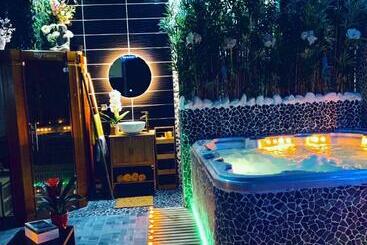 Пансион Jungle Vibes   Jacuzzi   Sauna
