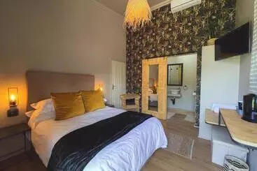 Majatalo Le Bezz Guesthouse