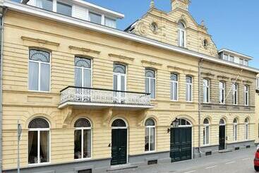 Aamiaismajoitus (B&B) Villa R Einald