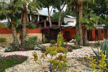 بنسيون La Guarida