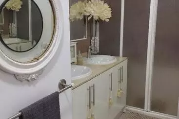 Bed and Breakfast Petite Chambre D Hôtes Lits Superposes Avec Salle De Bains Privee Chez Catherine A Reus