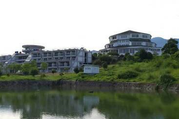 Otel Revive Puncak Grand Smesco Hills Edufarm