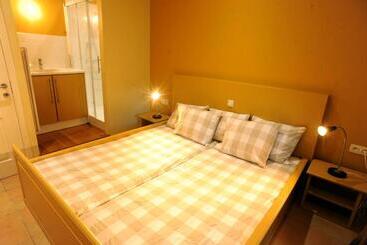 住宿加早餐  La Papeterie De Corbès