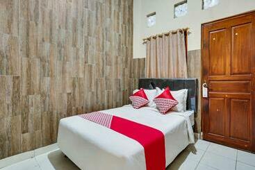 פנסיון Handika Jaya Mm