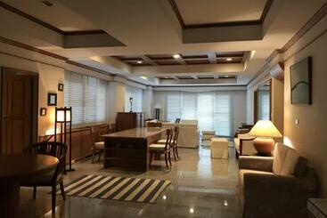 アパートホテル Sunshine Gypsy At Beach Villa Vibhavadi Pattaya