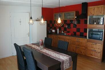 تختخواب و صبحانه Mas Des Tournevents