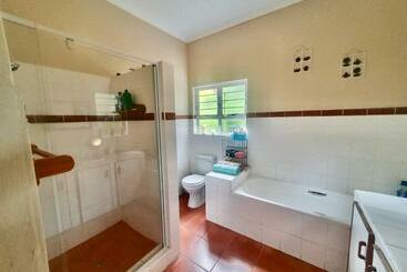 צימר 23 Ambleside Holiday Retreat By The Sea