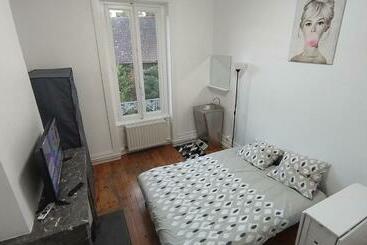 مبيت وإفطار La Batisse De Saint Chamond