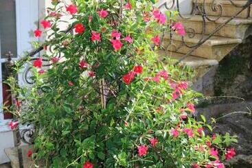 بنسيون Domaine De La Hure