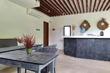 تختخواب و صبحانه El Brujo